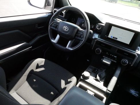 Used 2026 Toyota 4Runner SR5 AWD/4WD image 9