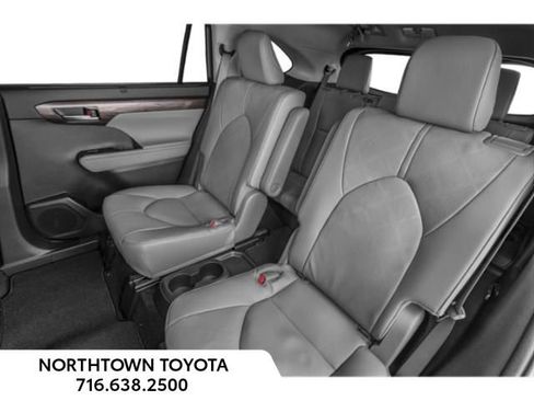 New 2026 Toyota Highlander Platinum AWD/4WD image 14