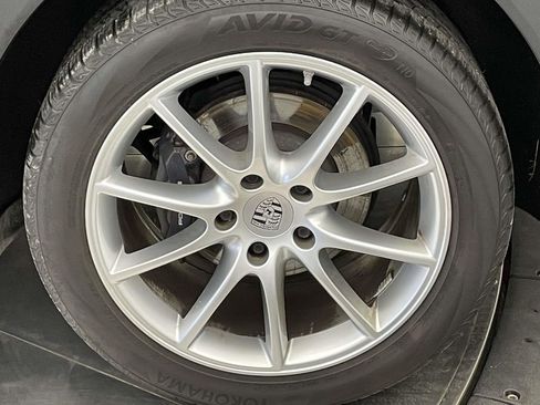 Used 2022 Porsche Cayenne image 12