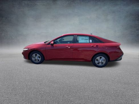 Certified 2025 Hyundai Elantra SE image 15