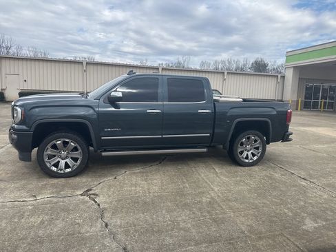 Used 2018 GMC Sierra 1500 Denali w/ Denali Ultimate Package image 8