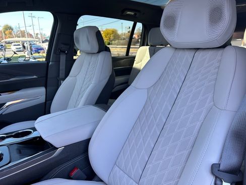 New 2026 Cadillac Escalade IQ Luxury 2 image 12