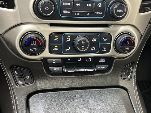 Certified 2019 GMC Yukon Denali w/ Denali Ultimate Package AWD/4WD image 25