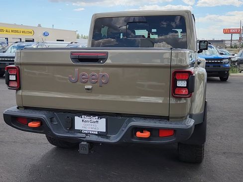 Used 2020 Jeep Gladiator Mojave AWD/4WD image 3