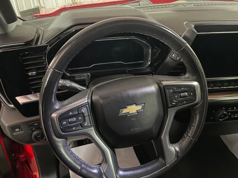 Used 2022 Chevrolet Silverado 1500 LT image 11