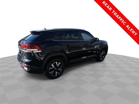 Used 2022 Volkswagen Atlas Cross Sport SE image 8
