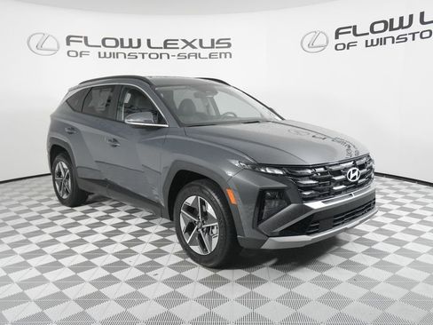 Used 2025 Hyundai Tucson SEL AWD/4WD image 3