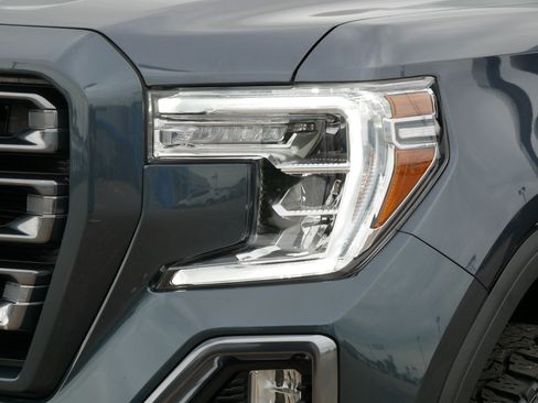 Used 2021 GMC Sierra 1500 AT4 w/ AT4 Value Package AWD/4WD image 16