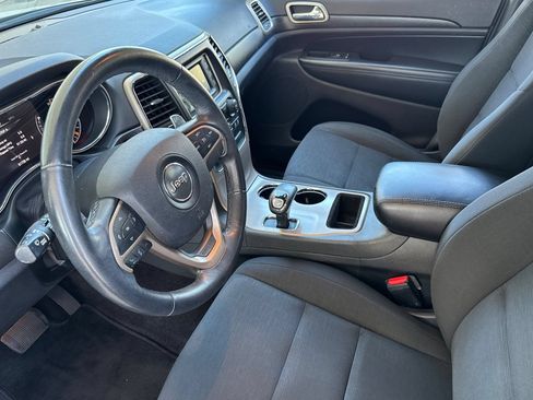 Used 2015 Jeep Grand Cherokee Laredo w/ Quick Order Package 23E AWD/4WD image 9