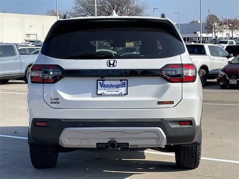 New 2025 Honda Pilot TrailSport image 5