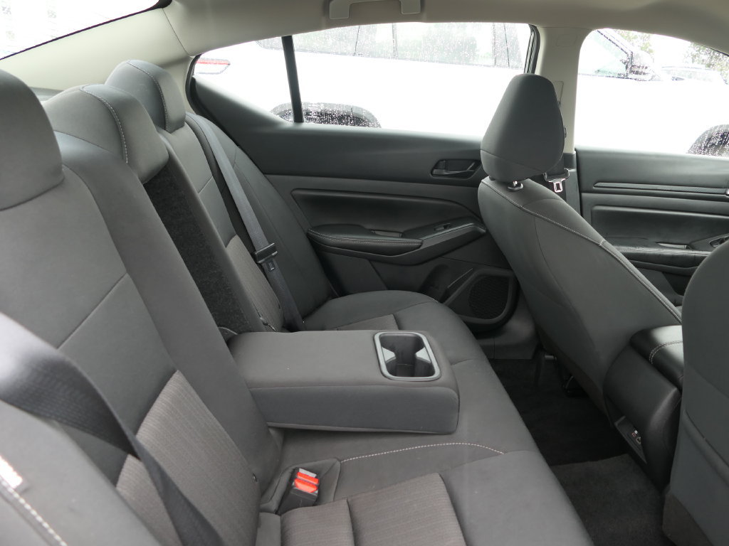 Used 2024 Nissan Altima 2.5 SV FWD image 20