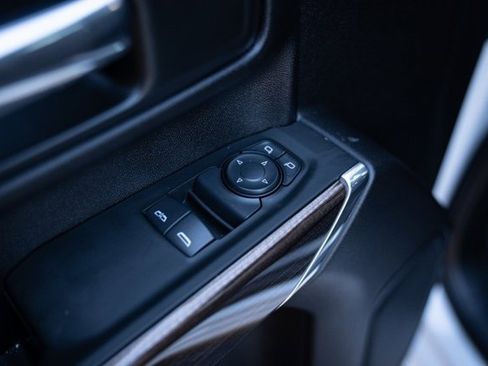 Used 2025 Chevrolet Silverado 2500 LT w/ Convenience Package image 39