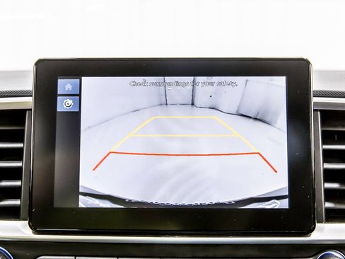 Used 2023 Hyundai Venue SEL FWD image 15