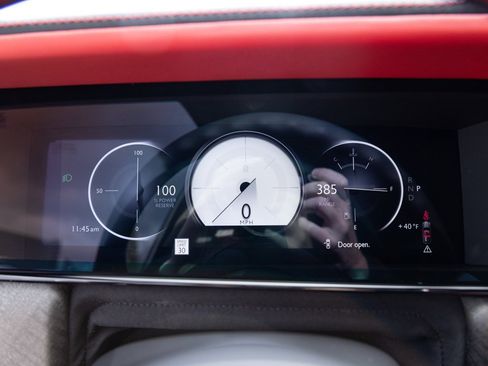 New 2025 Rolls-Royce Cullinan image 30