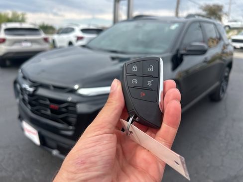 Used 2025 Chevrolet Equinox RS image 59