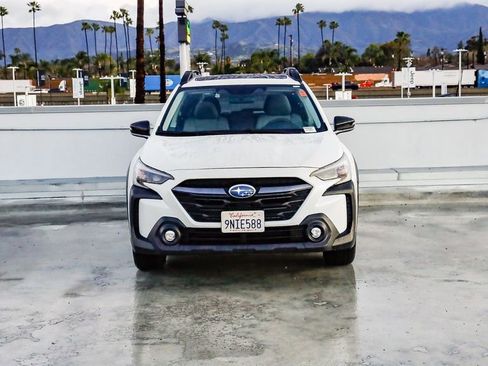 Used 2025 Subaru Outback Premium image 3
