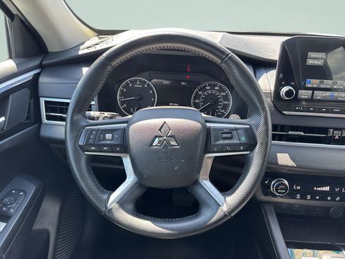 Used 2024 Mitsubishi Outlander SE AWD/4WD image 25