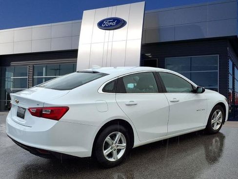 Used 2023 Chevrolet Malibu LT FWD image 2