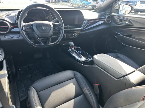 Certified 2024 Chevrolet Trax RS w/ Sunroof Package image 7