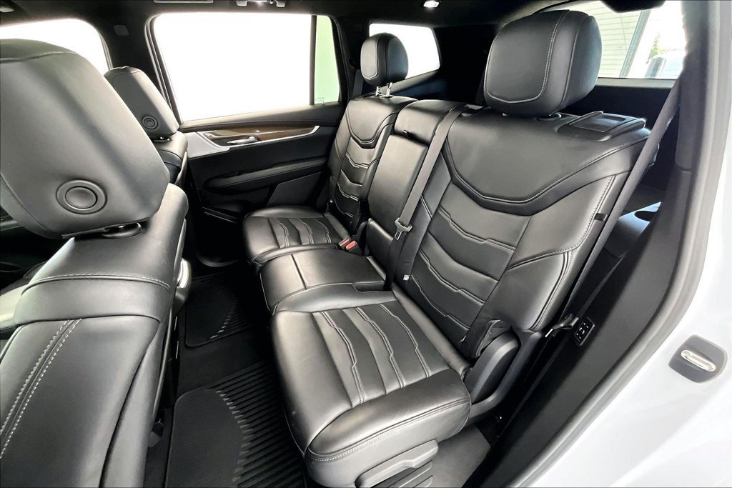 Used 2024 Cadillac XT6 AWD image 32