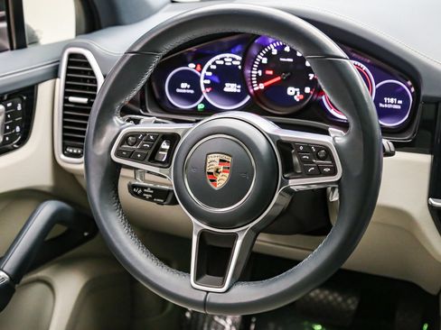 Certified 2023 Porsche Cayenne AWD/4WD image 19