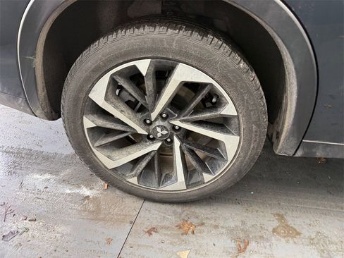 Used 2024 Mitsubishi Outlander 4WD Plug-In Hybrid image 36