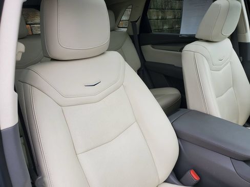 Certified 2024 Cadillac XT5 Premium Luxury w/ LPO, Floor Liner Package AWD/4WD image 37
