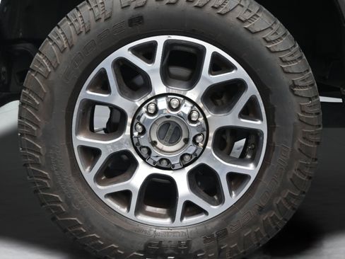 Used 2022 Ford F250 Lariat w/ Lariat Value Package AWD/4WD image 10