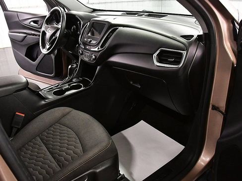 Used 2019 Chevrolet Equinox LT image 28