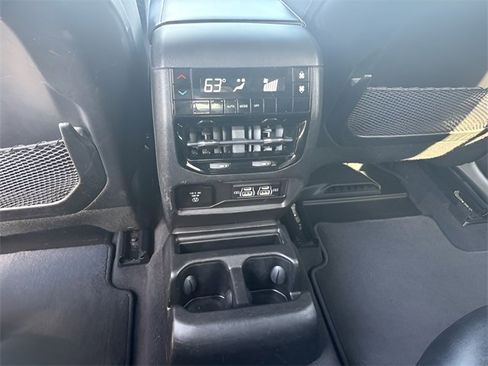 Used 2021 Jeep Grand Cherokee L Laredo image 30