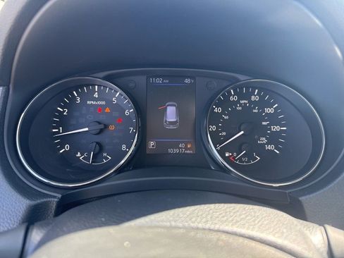 Used 2018 Nissan Rogue SV image 6