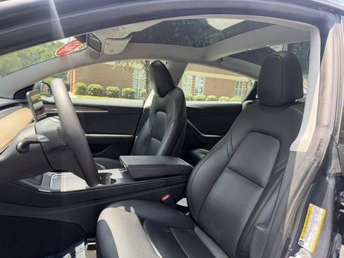 Used 2023 Tesla Model 3 Standard Range RWD image 6