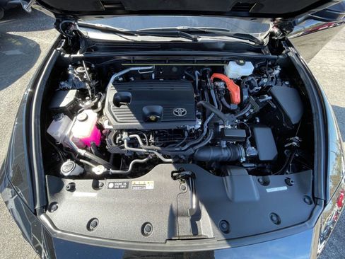 Used 2025 Toyota Crown XLE image 33