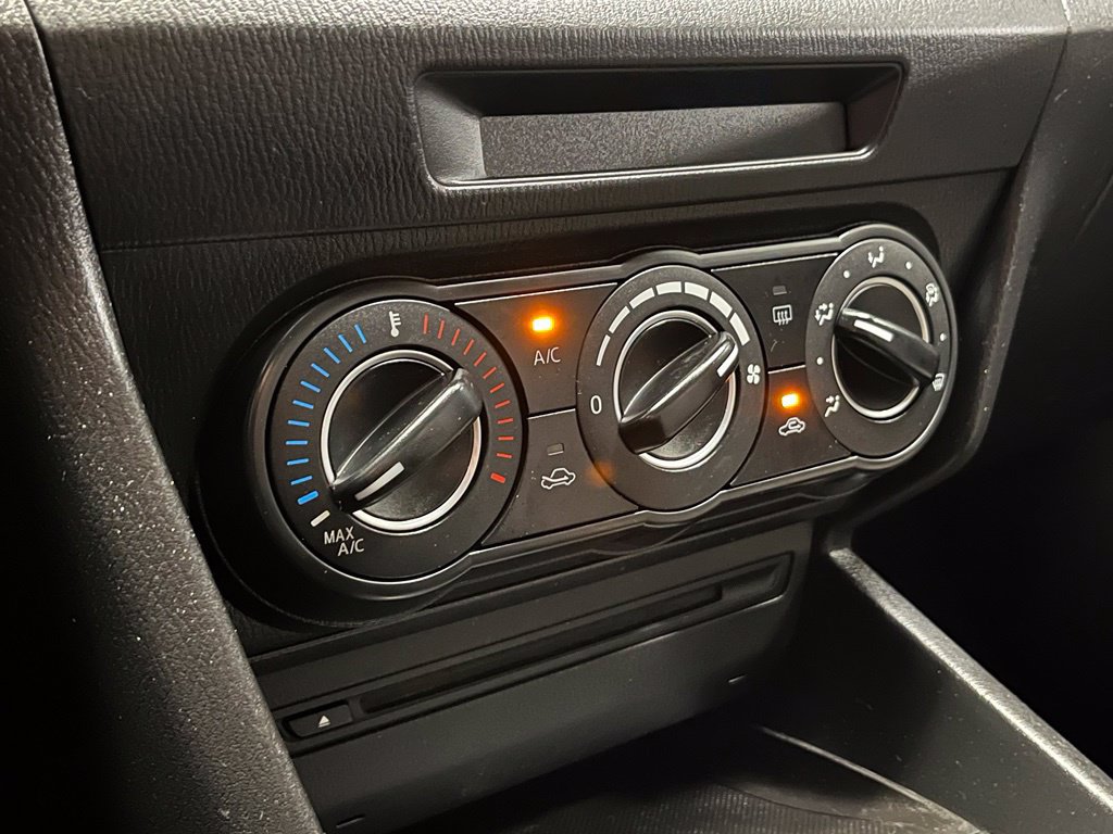 Used 2014 MAZDA MAZDA3 i Touring FWD image 8