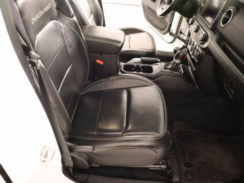 Used 2020 Jeep Gladiator Overland image 14