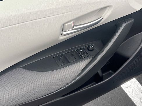 Used 2021 Toyota Corolla LE w/ Carpet Mat Package (TMS) image 18