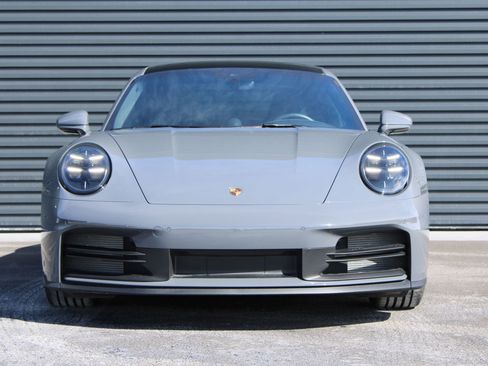 Used 2025 Porsche 911 Carrera image 6