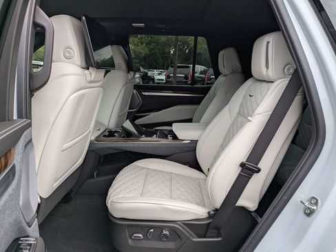 New 2026 Cadillac Escalade Platinum Sport AWD/4WD image 17
