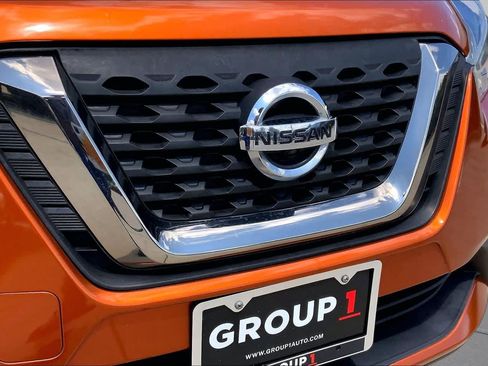 Used 2019 Nissan Kicks SR w/ SR Premium Package FWD image 30