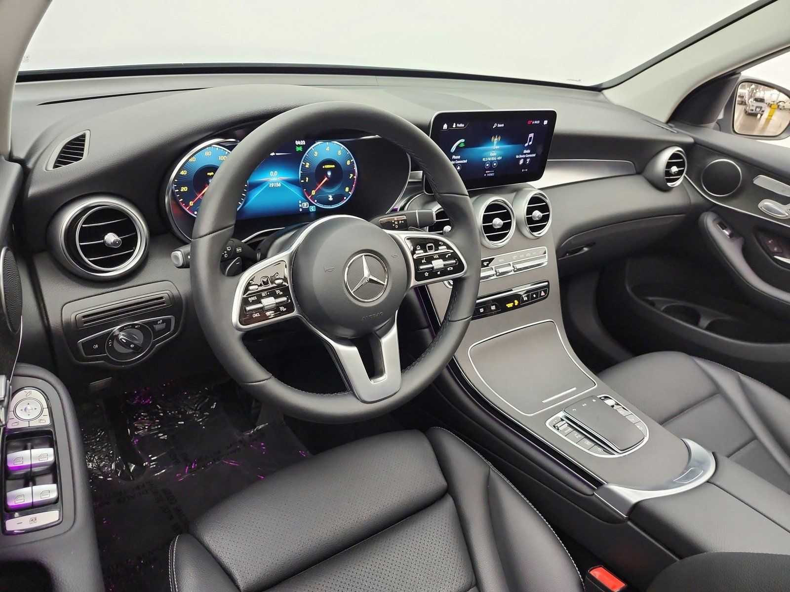 Used 2022 Mercedes-Benz GLC 300 w/ Premium Package Lite image 14