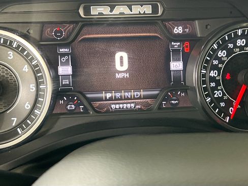 Used 2023 RAM 1500 Laramie AWD/4WD image 12