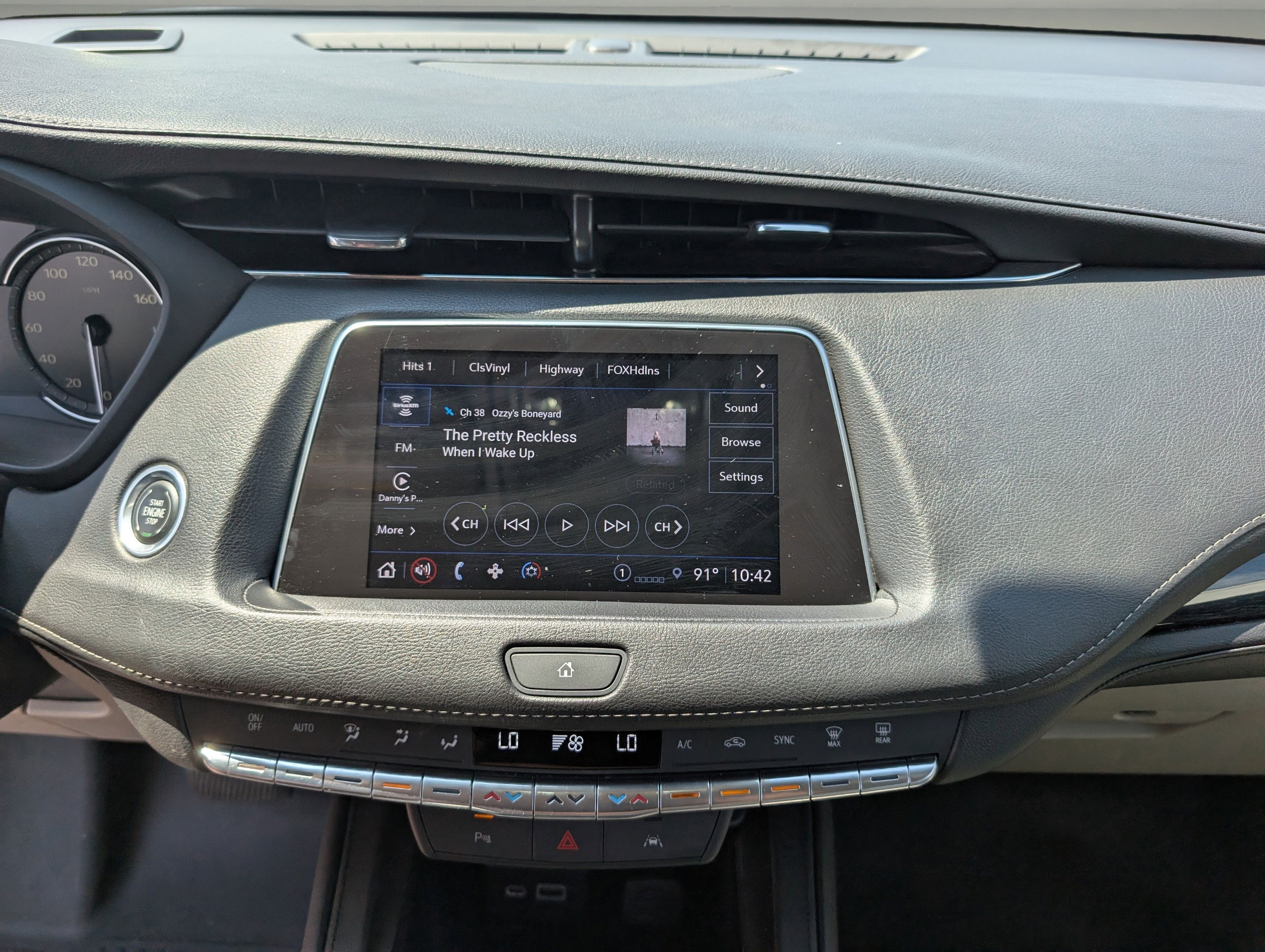 Used 2023 Cadillac XT4 Premium Luxury AWD/4WD image 15