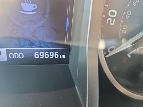 Used 2019 Toyota Tacoma SR5 AWD/4WD image 17