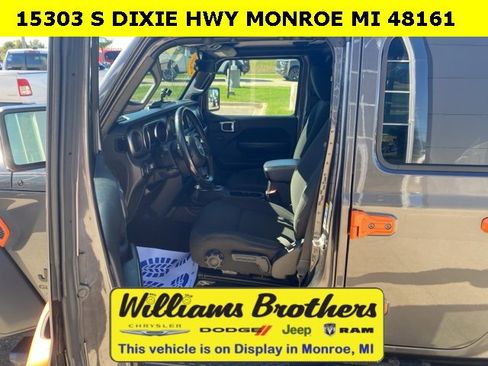 Used 2020 Jeep Gladiator Sport w/ Quick Order Package 24S image 12