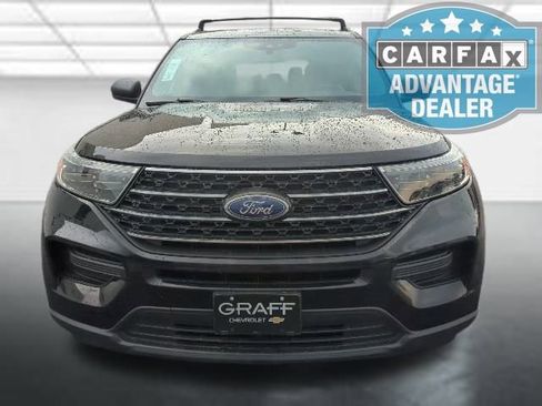 Used 2022 Ford Explorer XLT image 2