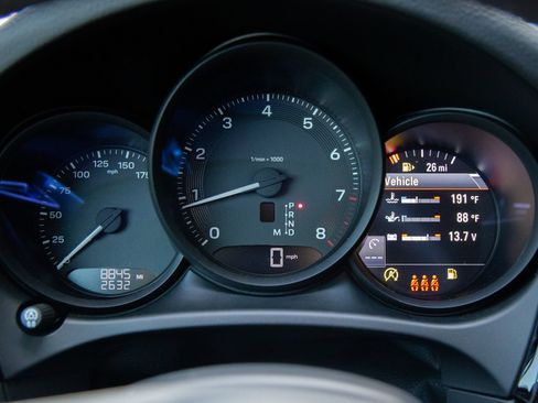 Certified 2026 Porsche Macan AWD/4WD image 17