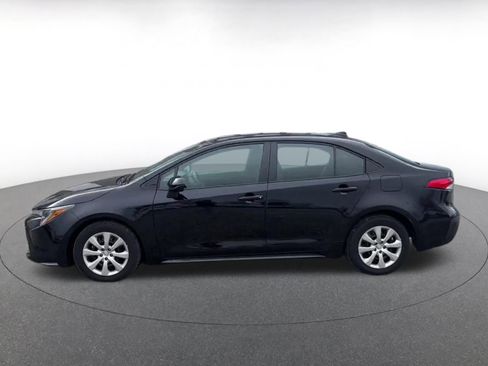 Used 2025 Toyota Corolla LE image 9