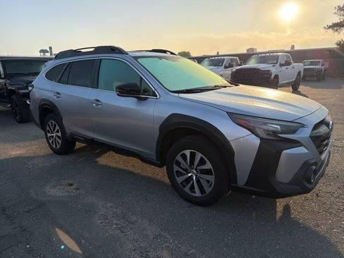 Used 2024 Subaru Outback Premium image 6