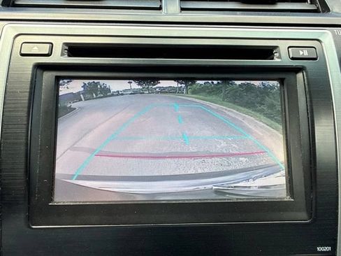 Used 2014 Toyota Camry SE FWD image 21
