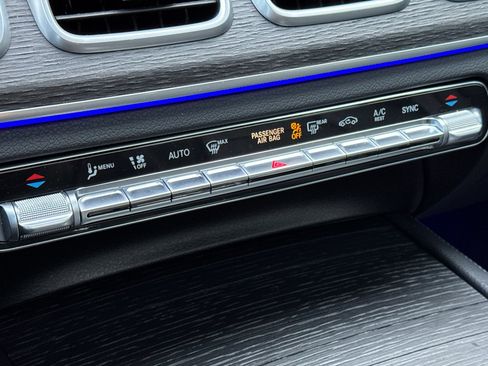 Certified 2022 Mercedes-Benz GLE 350 Silver w/ Premium Package image 21